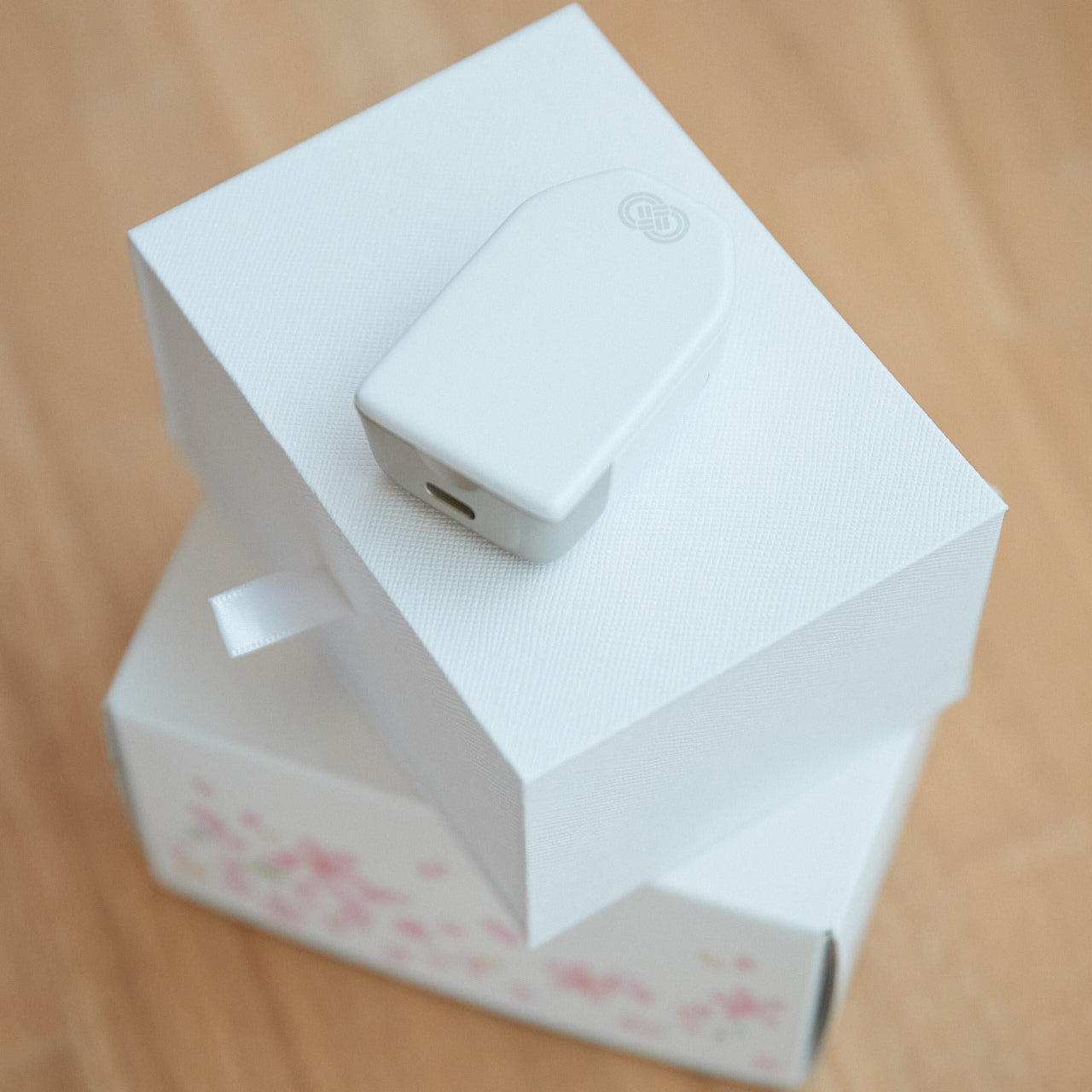 お守り型充電式防犯ブザー omamolink（ダブル起動モデル）